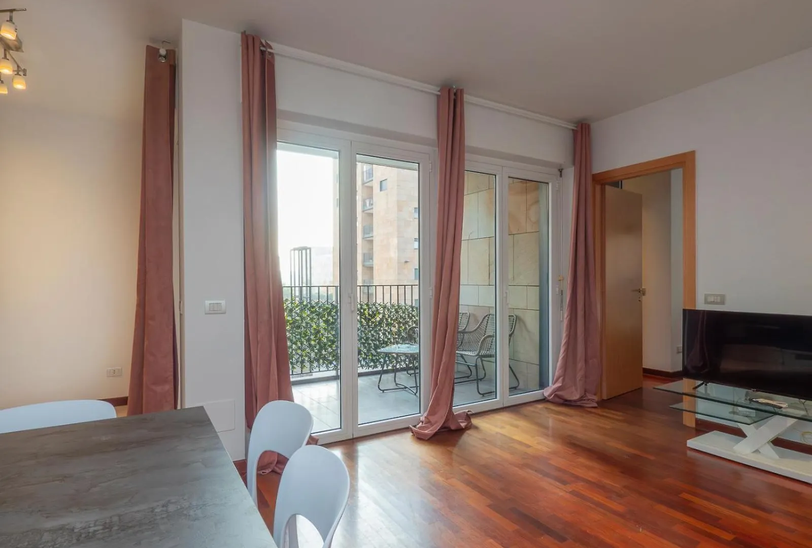 I Host Apartment - Trivulziana 3 Milano